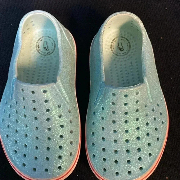 NATIVE SLIP ON SHOES TEAL GLITTER GIRLS SHOES SIZE 7 GOOD CLEAN CONDITION - Picture 2 of 13